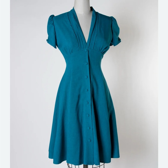 Blue button up retro inspired dress. - Picture 1 of 5